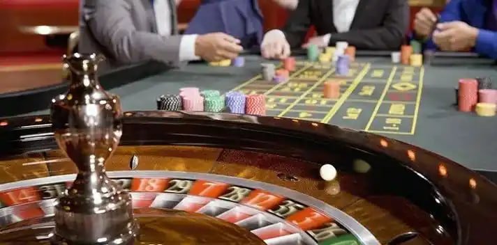 sv 725 Hamari Live Casino Lobby Mein Asli Mej Aur Dealer Hain